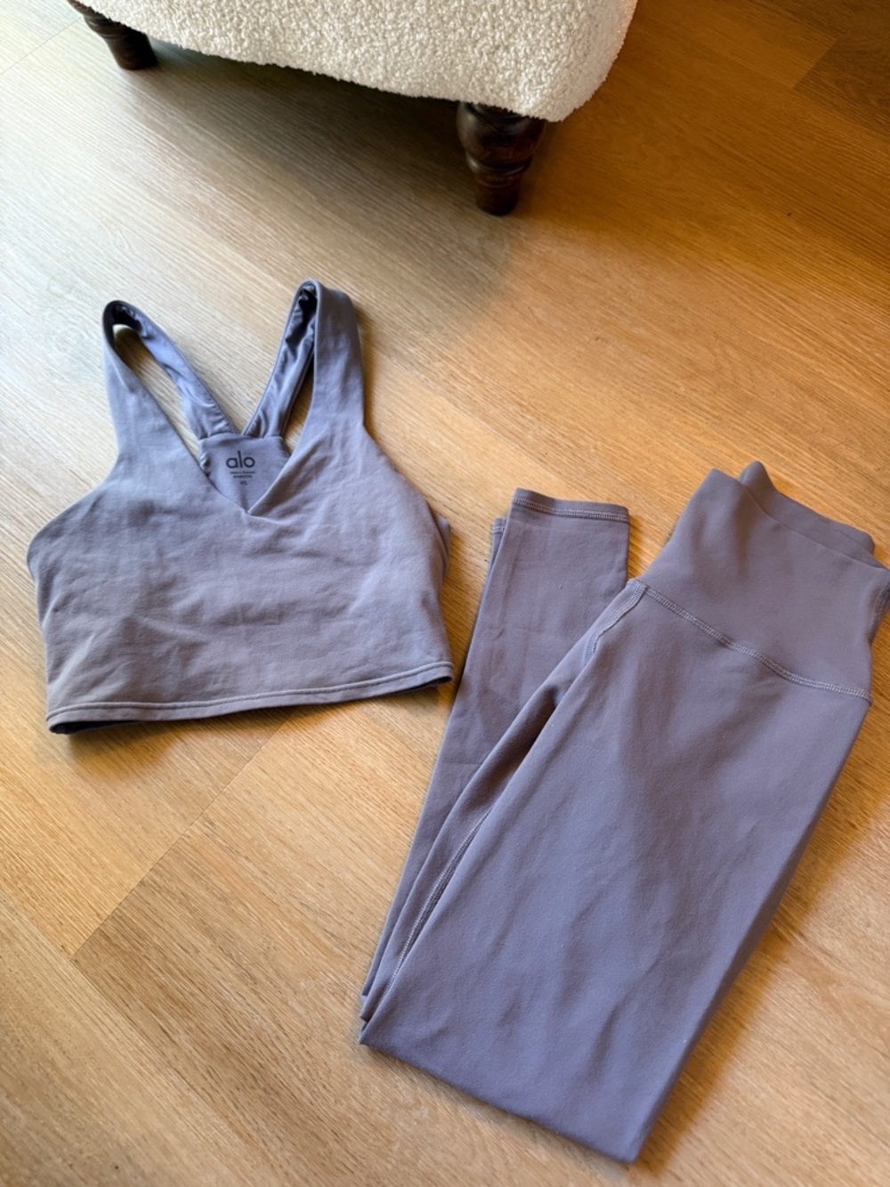 ALO Yoga Women's High-Waist Leggings in Dusty Lavender - Picture 6 of 6